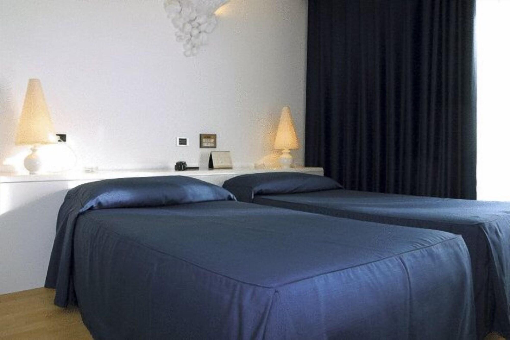 Hotel Luxor Rimini Exteriör bild