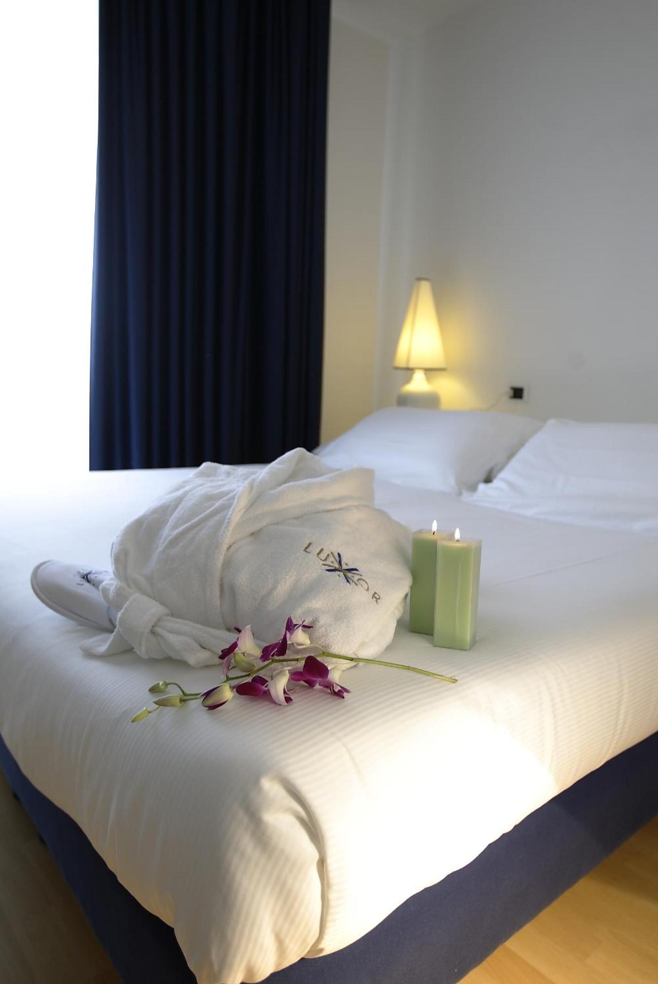 Hotel Luxor Rimini Rum bild