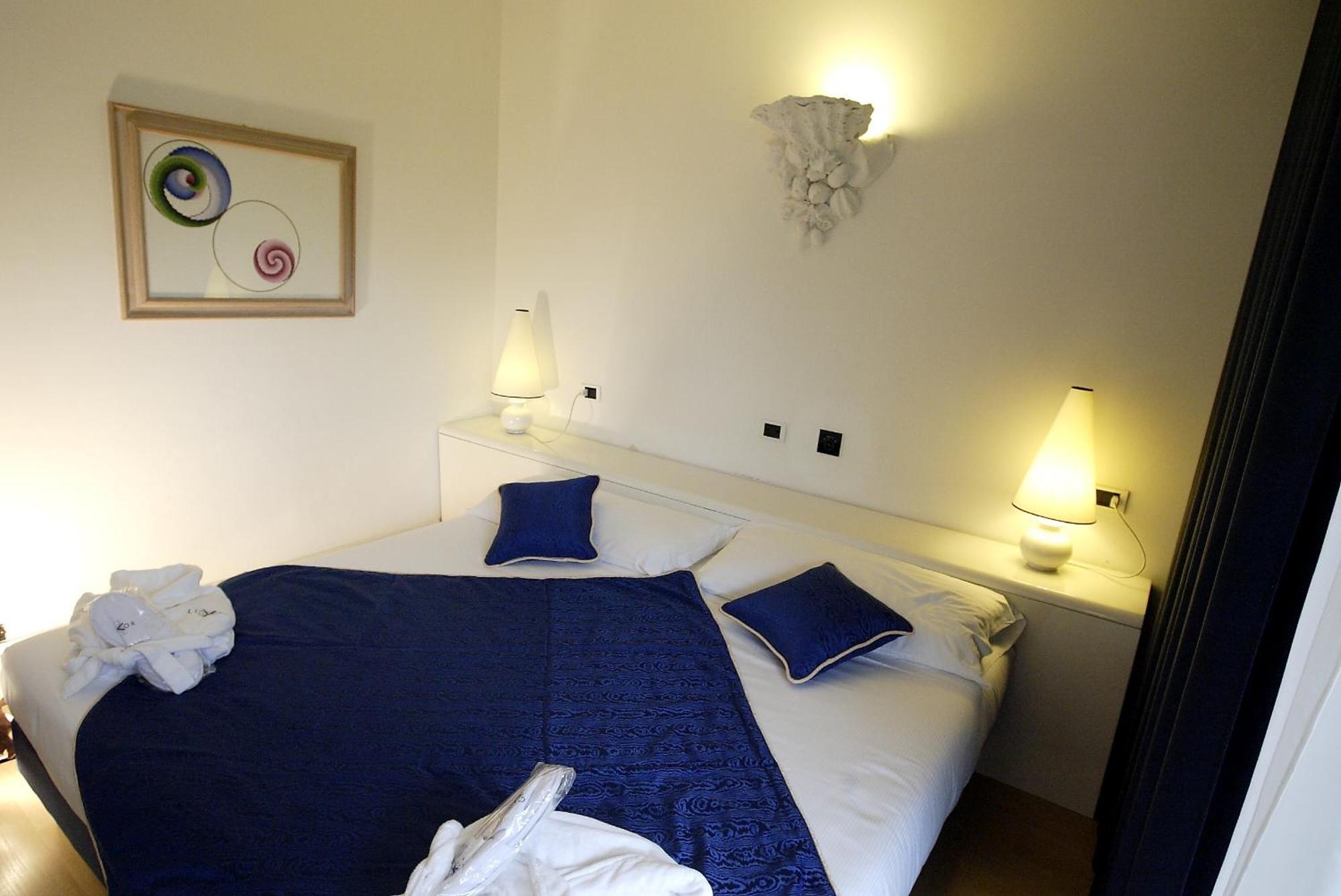 Hotel Luxor Rimini Rum bild