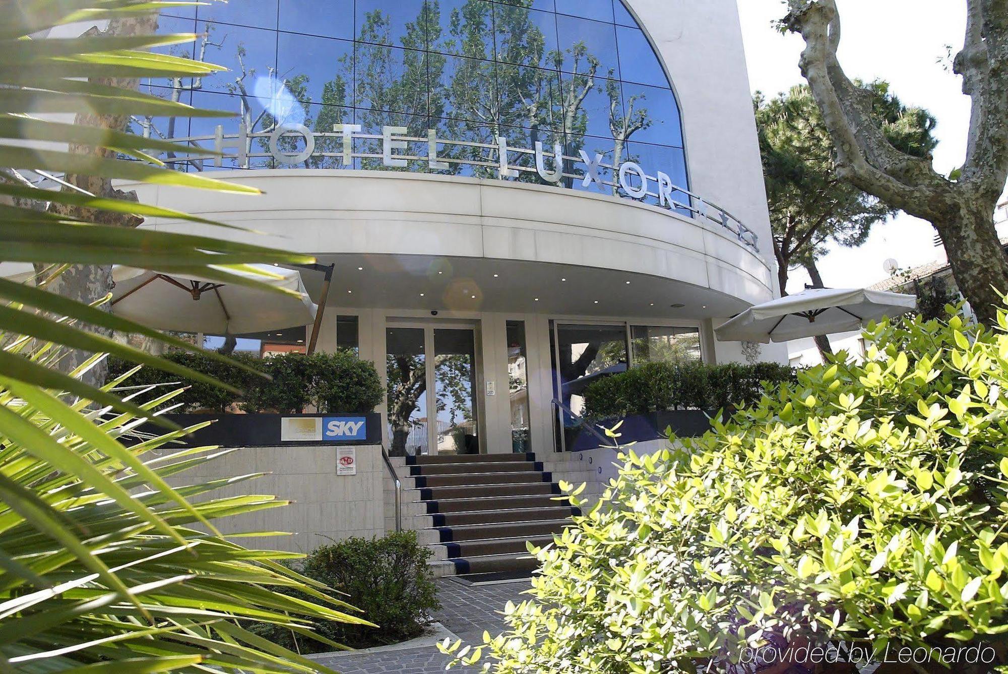 Hotel Luxor Rimini Exteriör bild